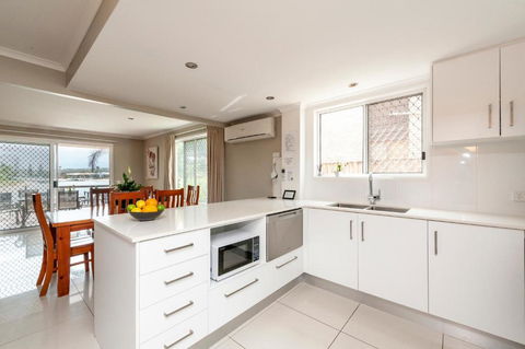 Saltwater Villas - Pet Friendly Accommodation - Accommodation VIC 3