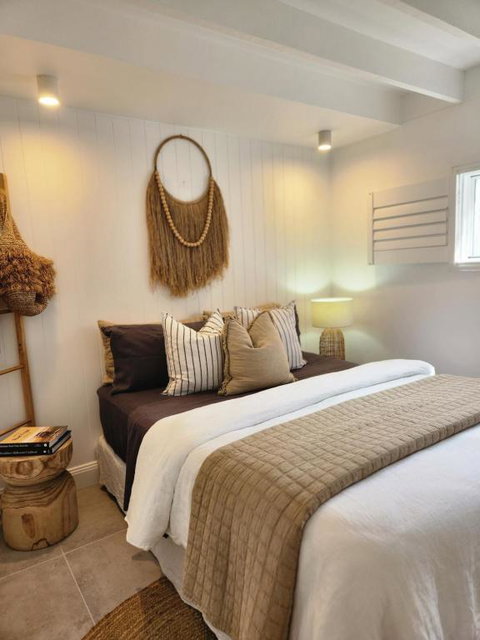 SALTY PALMS -Seaside Studio Apartment - Accommodation VIC 1