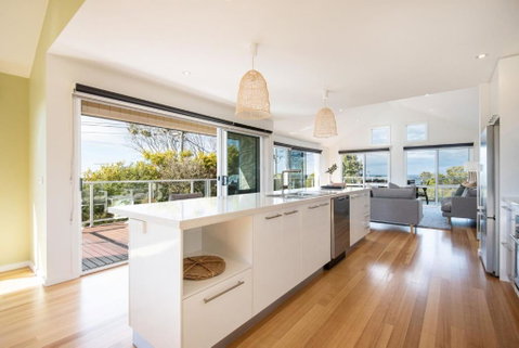 Salty Shores Smiths Beach - Accommodation VIC 3