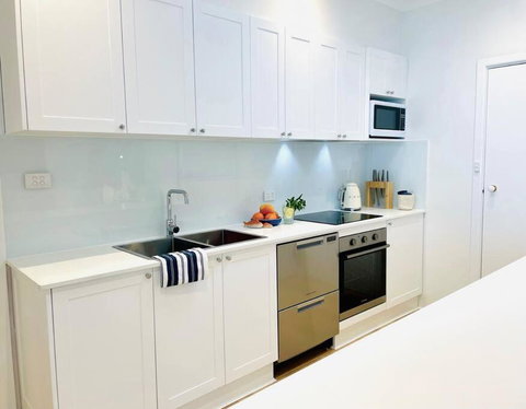 SALTY SNOOZE - Your Coastal Holiday House - Accommodation VIC 2