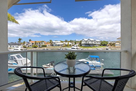 Salty Views - Accommodation VIC 3