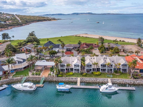 Salty Views - Accommodation VIC 1