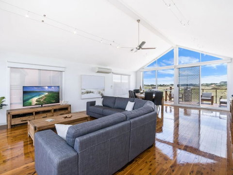 Saltys - Accommodation VIC 3