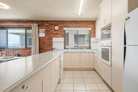 San Clemente Unit 4 24 Orvieto Terrace - Accommodation VIC 2