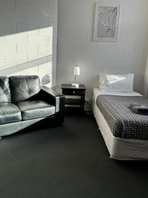 San Remo Hotel Motel - Accommodation VIC 2