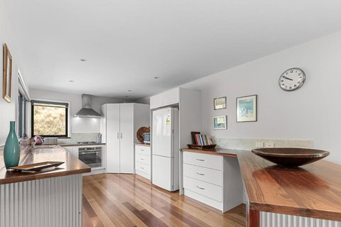 Sanctuary House - Accommodation VIC 2