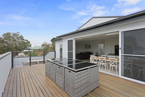 Sanctuary Lodge By Ready Set Stay - BYO LINEN & TOWELS - Accommodation VIC 0