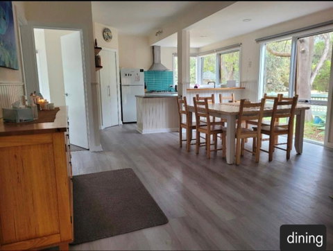 Sanders Beach House - Accommodation VIC 3