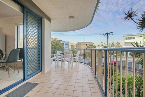Sandalwood Unit 1 66 Lower Gay Tce - Accommodation VIC 2