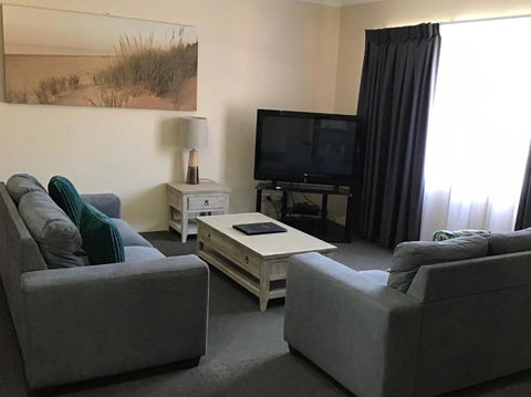 Sandcastles Holiday Apartments - Accommodation VIC 3