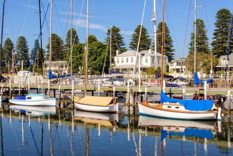 Sandpiper - Charming Beach Villa - Accommodation VIC 1
