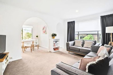 Sandy Bay Cozy Cottage Close To CBD - Accommodation VIC 0
