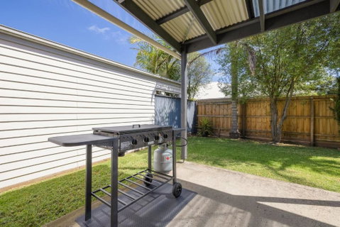 Sandy Beach House Cowes - Accommodation VIC 3