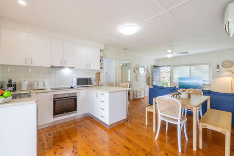 Shoal Shack 72, 72 Tomaree Rd - Pool, Pet Friendly, Wi-Fi, Air Con, Linen - Accommodation VIC 3
