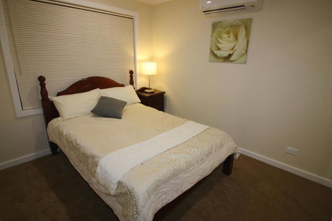 Silver House - Melbourne Airport Accommodation - Accommodation VIC 2