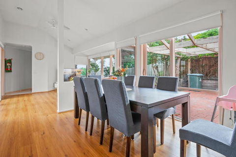 StayAU 3BRM Family Home Netflix Pet-Friendly - Accommodation VIC 2
