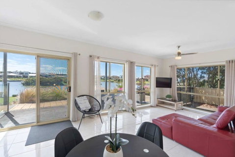 T2 12 Wentworth Pde Hindmarsh Island - No Linen Included - Accommodation VIC 3