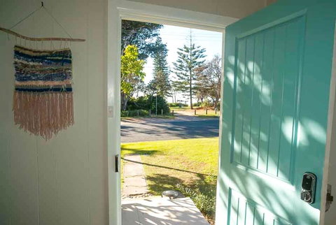 Tallowood Beachfront Cottage - Accommodation VIC 2