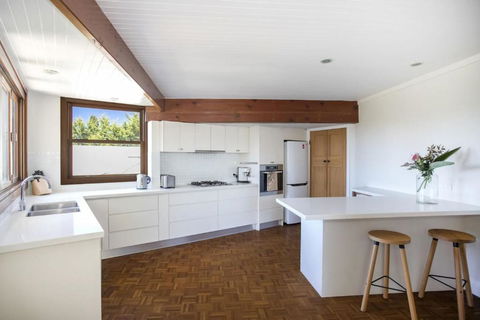 Tallwood - Accommodation VIC 3