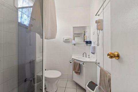 Tally Ho Motor Inn - Accommodation VIC 2