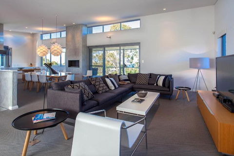 Talo House I Private Properties - Accommodation VIC 3