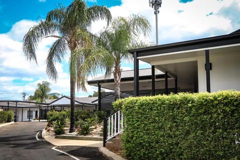The Club Motor Inn Chinchilla - Accommodation VIC 3