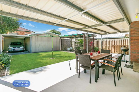 Beachside Holiday Home - Accommodation VIC 1