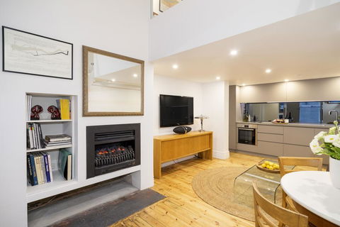 Beachside Luxury Loft Apartment - Accommodation VIC 3