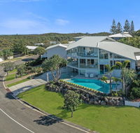 Beachside luxury Sunrise Beach - Accommodation VIC