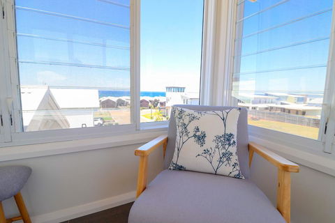 Beachside Oasis - Accommodation VIC 3
