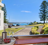 Beauty at the Beach - modern beachfront apartment - Accommodation VIC