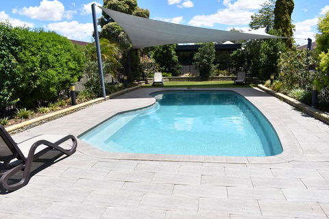 Best Western Plus All Settlers Motor Inn - Accommodation VIC 3