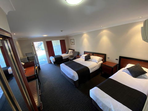Best Western Plus All Settlers Motor Inn - Accommodation VIC 1