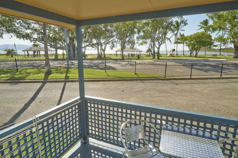 BIG4 Rowes Bay Beachfront Holiday Park - Accommodation VIC 2