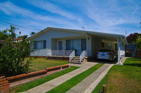 Billy's On Main, 44 Main Street - Accommodation VIC 0