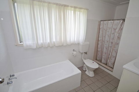 Billy's On Main, 44 Main Street - Accommodation VIC 1