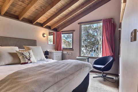 Bindi - Alpine Getaways's Chalet At Tower Rd - Accommodation VIC 0