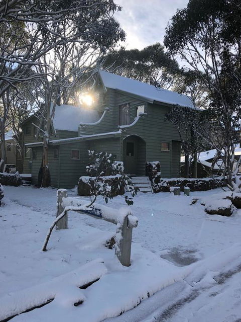 Bindi - Alpine Getaways's Chalet At Tower Rd - Accommodation VIC 3
