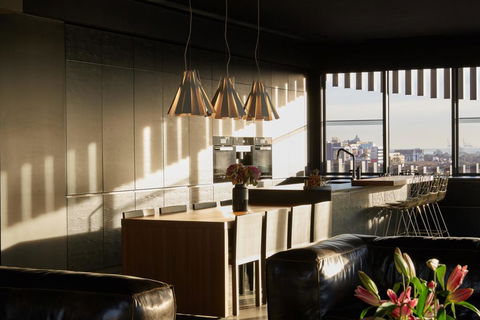 Birdcage Penthouse Luxury Melbourne Ultra Modern Industrial Chic - Accommodation VIC 3