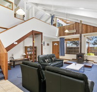 Black Dolphin Waterfront Townhouse - Bay Views - Accommodation VIC