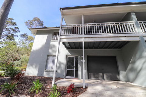 Blackbutt Family Loft Townhouse - Accommodation VIC 1