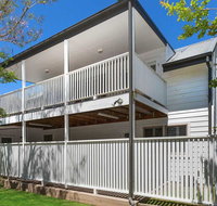 Blake Loft on Manning - 500 metres to two beaches - Accommodation VIC
