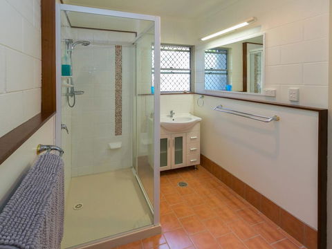 Blue Water Retreat - Downstairs - Accommodation VIC 2