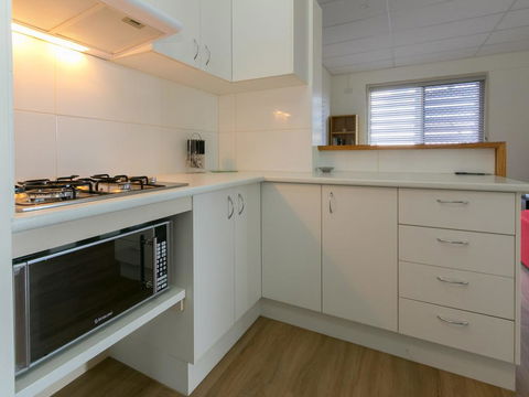 Blue Water Retreat - Downstairs - Accommodation VIC 1