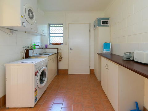Blue Water Retreat - Upstairs & Downstairs - Accommodation VIC 2