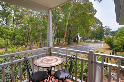 Bluewater Executive Villa In Raffertys Resort - Accommodation VIC 2