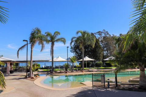 Bluewater Executive Villa In Raffertys Resort - Accommodation VIC 0