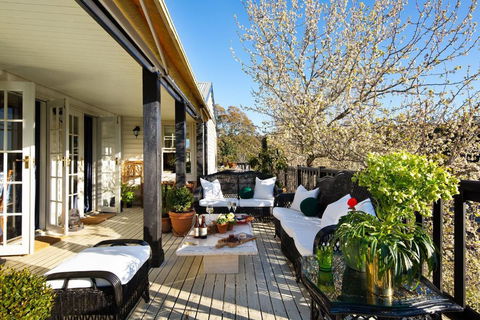 Wentworth House Lavishly Appointed In The Heart Of Daylesford - Accommodation VIC 1