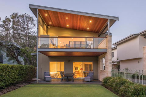 XYZ Holiday Home - Accommodation VIC 1