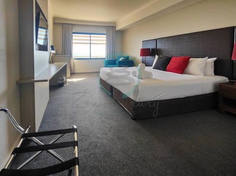 ZEN88 ESPLANADE: Hotel Suite W/ Ocean/Sunset Views - Accommodation VIC 1